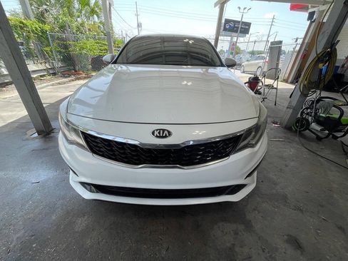 Used 2019 Kia Optima S FWD image 1