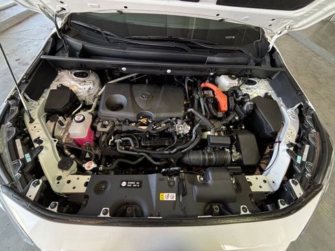 Used 2025 Toyota RAV4 LE image 31