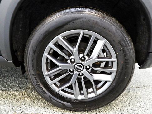 Used 2024 Nissan Rogue S AWD/4WD image 19