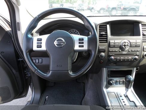 Used 2008 Nissan Pathfinder SE w/ Premium Pkg AWD/4WD image 16