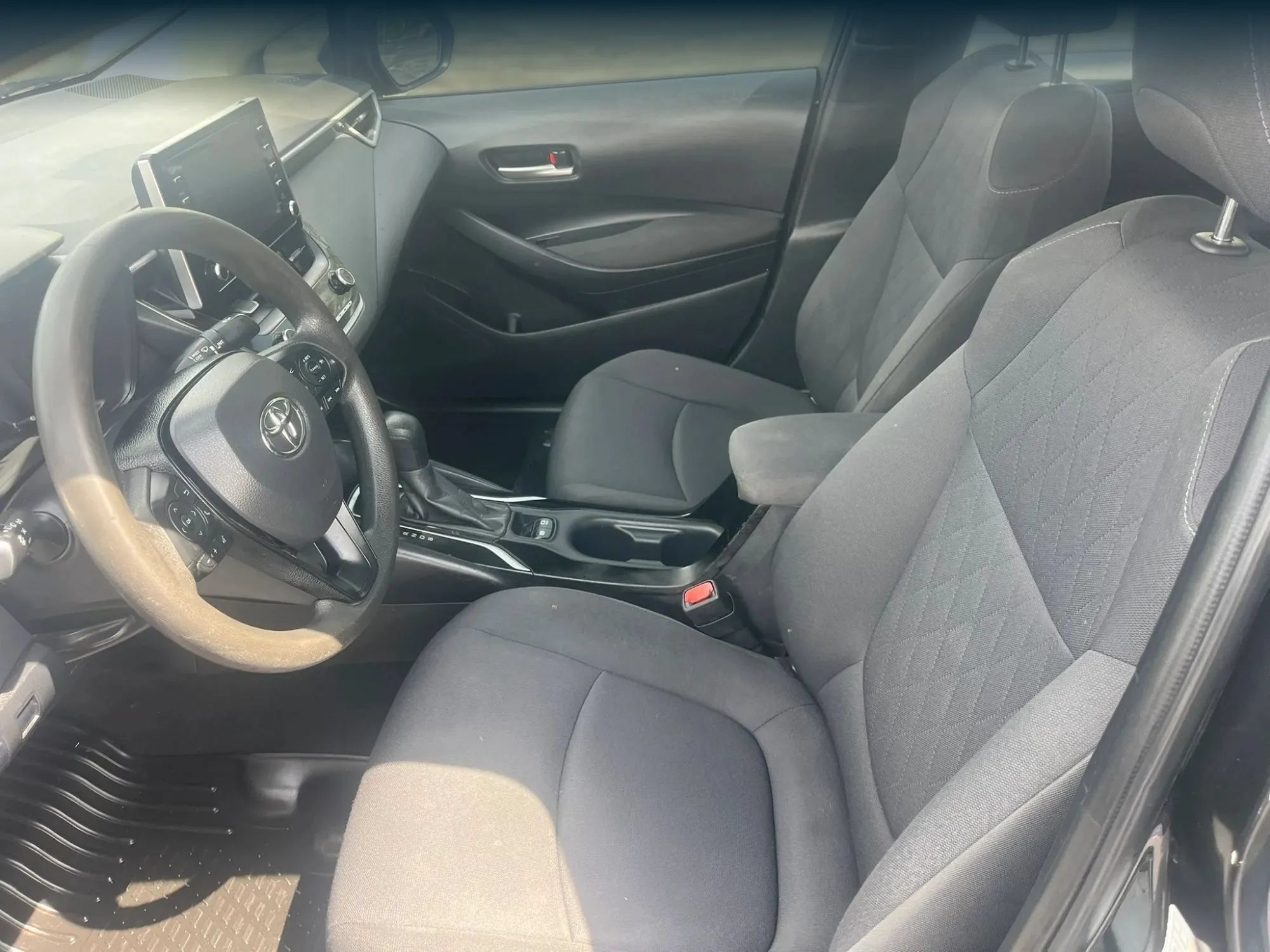 Used 2020 Toyota Corolla LE FWD image 12