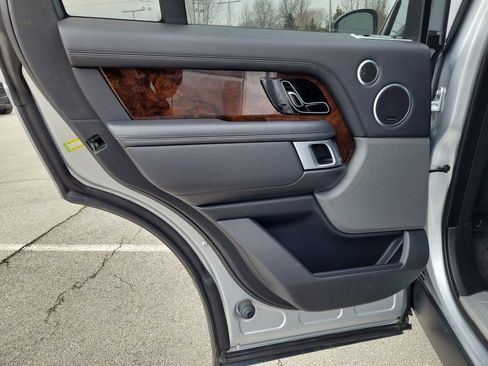 Used 2020 Land Rover Range Rover HSE image 12