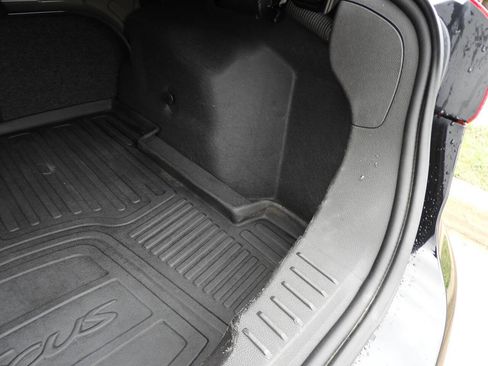 Used 2018 Ford Focus SE FWD image 26