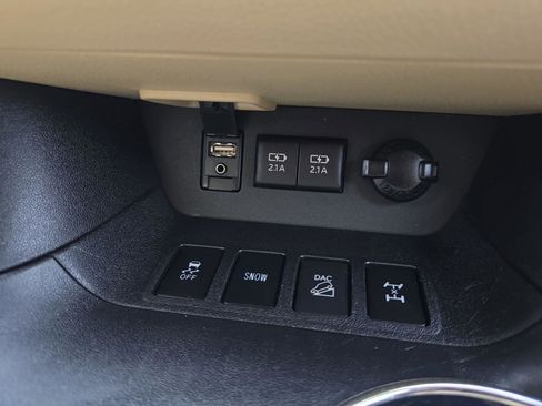Used 2017 Toyota Highlander Limited Platinum AWD/4WD image 23