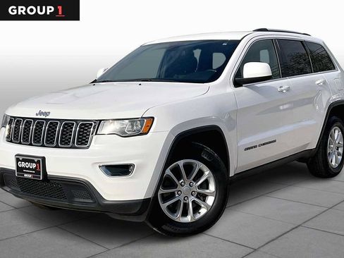 Used 2021 Jeep Grand Cherokee Laredo image 1