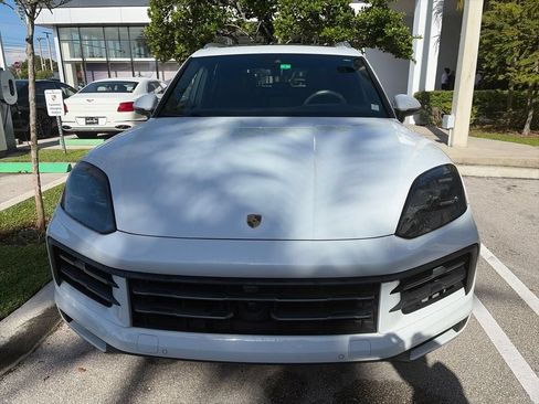 Certified 2024 Porsche Cayenne AWD/4WD image 10