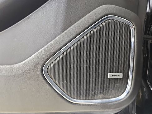 Used 2016 GMC Yukon XL Denali image 35