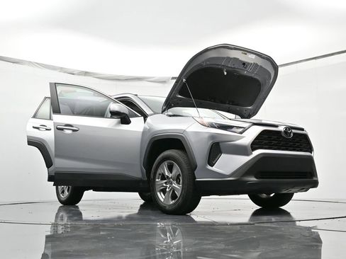 Used 2025 Toyota RAV4 XLE image 47