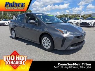 Used 2021 Toyota Prius LE FWD video 1