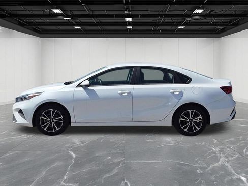 Used 2023 Kia Forte LXS FWD image 2