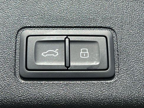 New 2026 Audi Q3 quattro 2.0T image 13