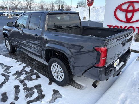 Used 2025 Toyota Tacoma SR5 image 6