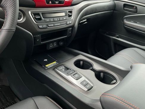 Used 2024 Honda Passport TrailSport image 19