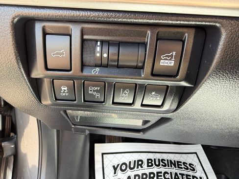 Used 2018 Subaru Outback 3.6R Limited AWD/4WD image 20