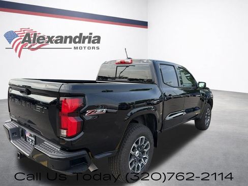 Used 2026 Chevrolet Colorado Z71 AWD/4WD image 6