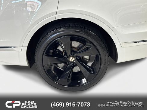 Used 2020 Bentley Bentayga AWD/4WD image 44