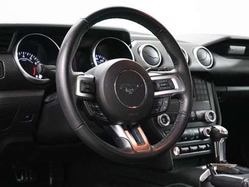 Used 2019 Ford Mustang Coupe RWD image 12