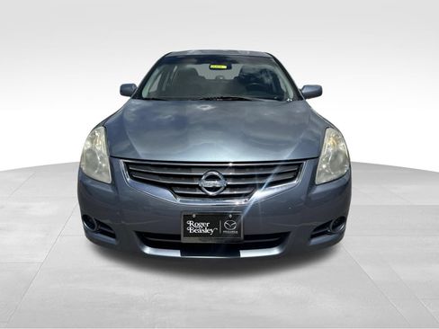 Used 2010 Nissan Altima 2.5 S FWD image 2