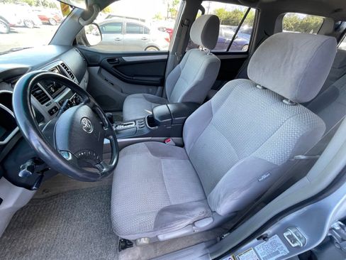 Used 2004 Toyota 4Runner SR5 AWD/4WD image 13