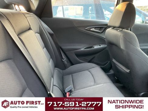 Used 2018 Chevrolet Malibu LT FWD image 11