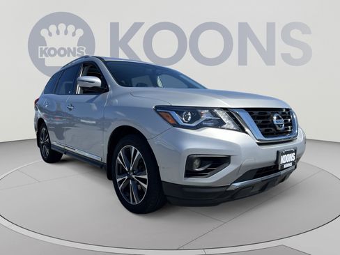 Used 2017 Nissan Pathfinder Platinum w/ Cargo Package AWD/4WD image 10