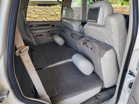 Used 2004 Cadillac Escalade AWD image 82