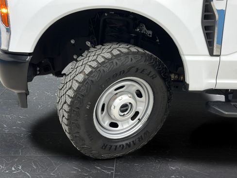 Used 2025 Ford F250 XL w/ XL Off-Road Package AWD/4WD image 27