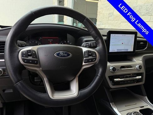 Used 2022 Ford Explorer XLT w/ Equipment Group 202A RWD image 13