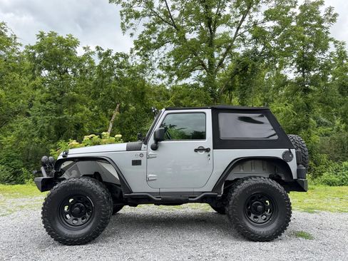 Used 2014 Jeep Wrangler Sport w/ Quick Order Package 23S AWD/4WD image 8