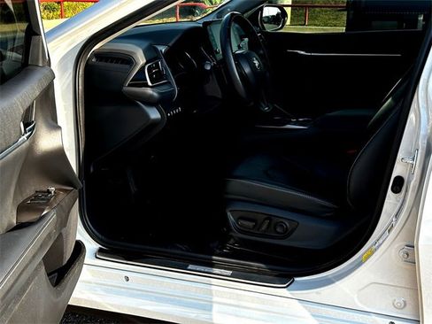 Used 2023 Toyota Camry XSE w/ Navigation Package image 10