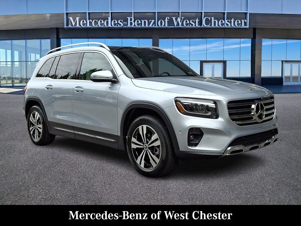 Certified 2026 Mercedes-Benz GLB 250 4MATIC image 1