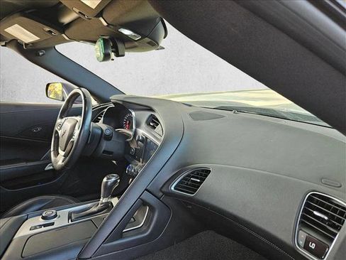 Used 2015 Chevrolet Corvette Stingray Coupe image 19