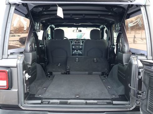 Used 2022 Jeep Wrangler Unlimited Sport image 26