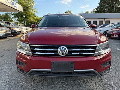 Used 2018 Volkswagen Tiguan SE AWD/4WD image 2