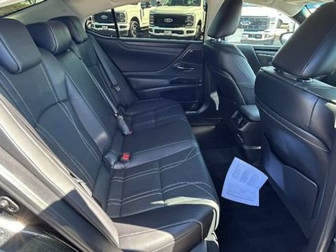 Used 2023 Lexus ES 350 Luxury image 13