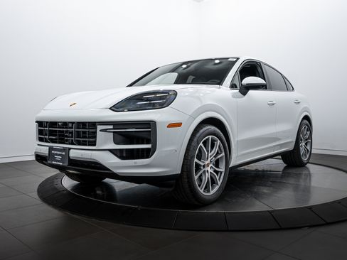 Certified 2025 Porsche Cayenne Coupe image 1