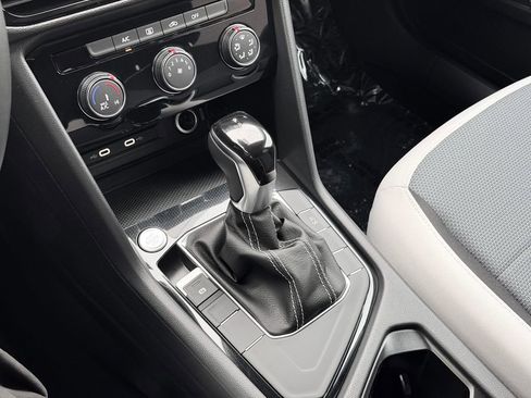 New 2026 Volkswagen Taos S FWD image 20