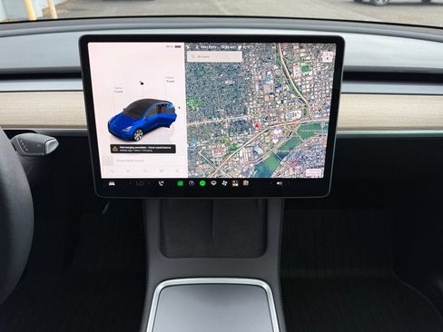 Used 2022 Tesla Model Y Long Range AWD/4WD image 19