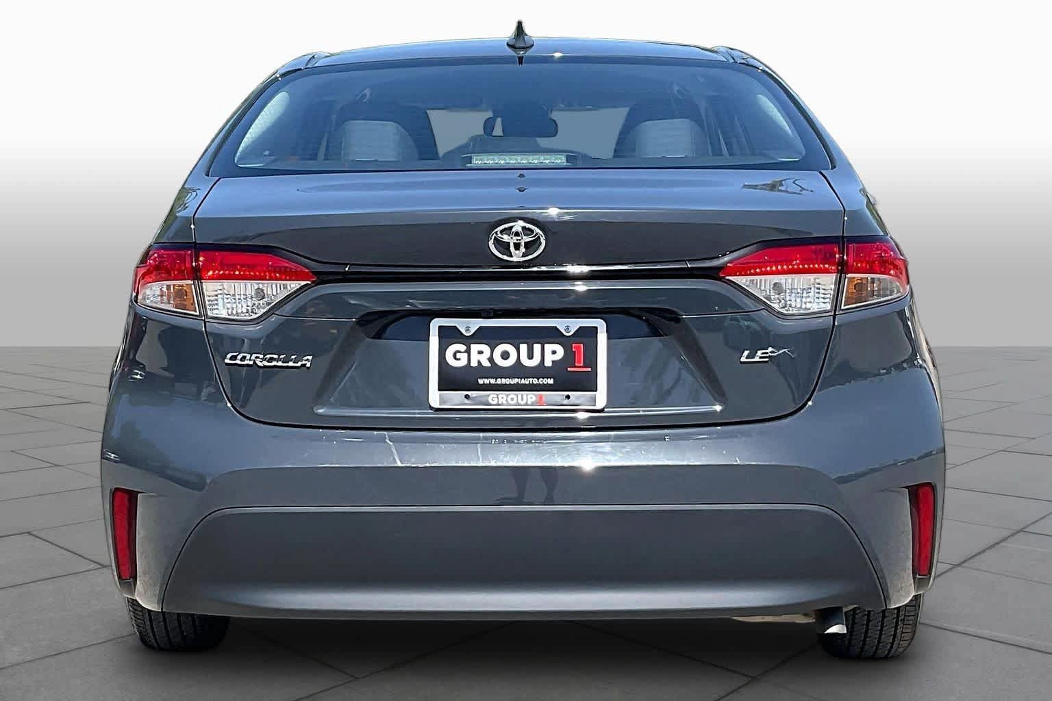 Used 2025 Toyota Corolla LE FWD image 5
