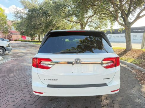 Used 2018 Honda Odyssey Touring image 4