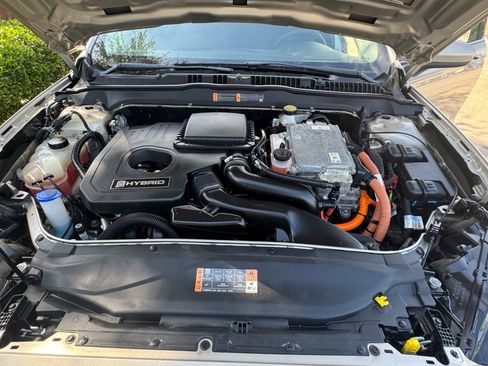 Used 2019 Ford Fusion SE FWD image 31