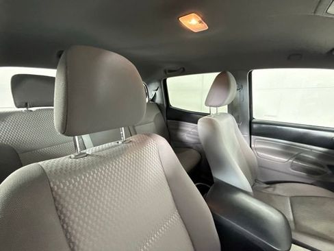 Used 2015 Toyota Tacoma PreRunner image 32