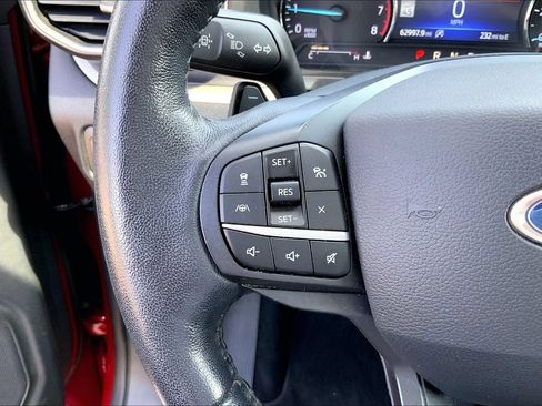 Used 2020 Ford Explorer XLT w/ Equipment Group 202A AWD/4WD image 17