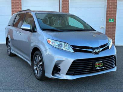Used 2018 Toyota Sienna LE
