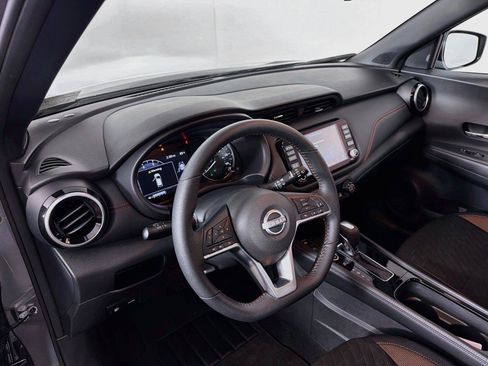 Used 2024 Nissan Kicks SR FWD image 16