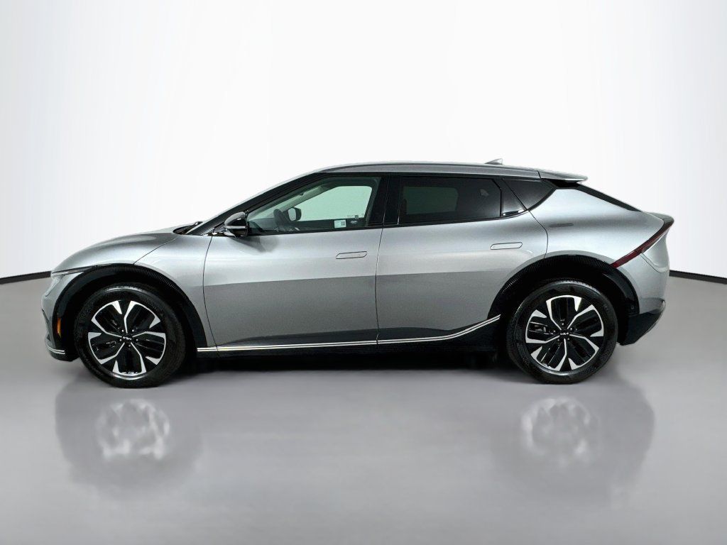 Used 2023 Kia EV6 Wind w/ Wind Technology Package AWD/4WD image 9