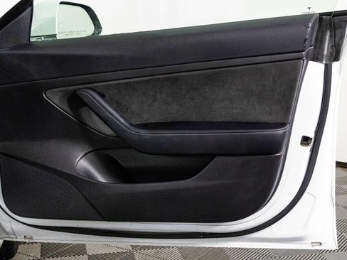 Used 2020 Tesla Model 3 Standard Range Plus image 40