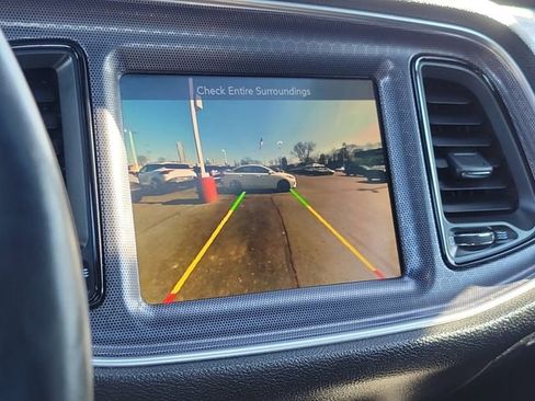 Used 2016 Dodge Challenger R/T Scat Pack w/ Leather Interior Group image 19