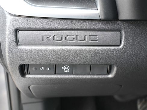 Used 2024 Nissan Rogue S AWD/4WD image 9