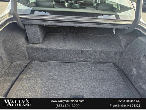 Used 2011 Lincoln Town Car Signature L image 8